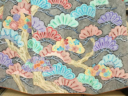 平和屋着物●豪華振袖　鹿の子草花松文　黒地　正絹　逸品　DAAZ7257ud