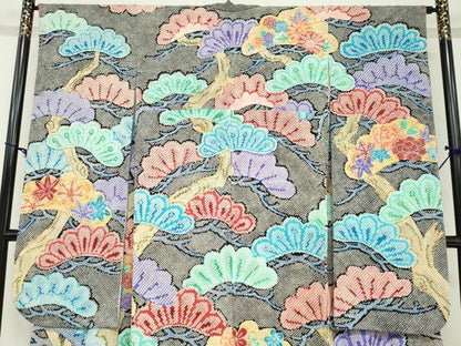 平和屋着物●豪華振袖　鹿の子草花松文　黒地　正絹　逸品　DAAZ7257ud