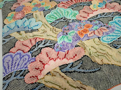 平和屋着物●豪華振袖　鹿の子草花松文　黒地　正絹　逸品　DAAZ7257ud