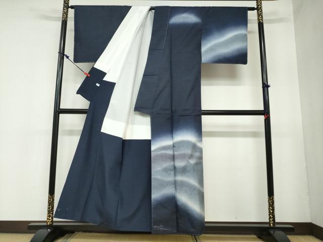 平和屋着物●本場染大島紬 紬地 霞文 暈し染め 正絹 逸品 未使用 DAAZ7346ud