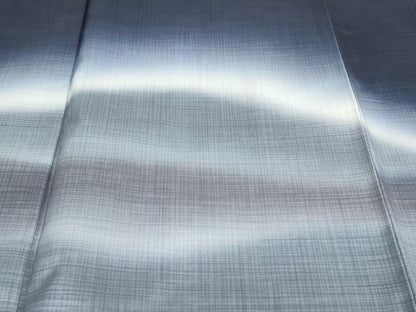 平和屋着物●本場染大島紬 紬地 霞文 暈し染め 正絹 逸品 未使用 DAAZ7346ud