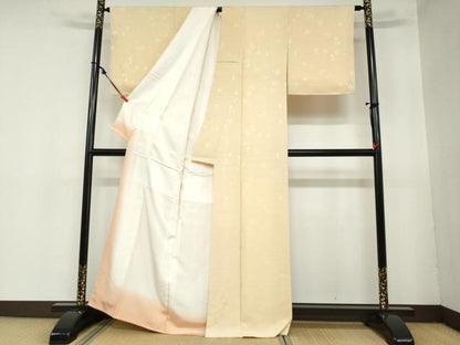 平和屋着物●上質な色無地　流水草花地紋　薄香色　正絹　逸品　未使用　DAAZ7393ud