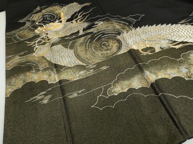 平和屋着物●伝統金彩工芸師　三蔵章三　黒留袖　刺繍　寿光織　雲霞文　龍　金銀彩　正絹　逸品　DAAZ7559ud 平和屋着物○伝統金彩工芸師 三蔵章三 黒留袖 刺繍 寿光織