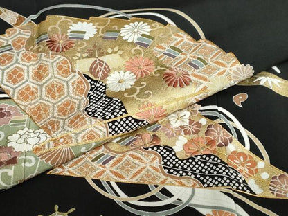 平和屋着物●豪華黒留袖 駒刺繍 宝尽くし扇面草花文 金彩 正絹 逸品 DAAZ7562ud