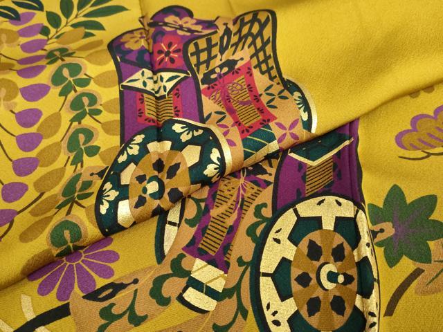 平和屋着物○小振袖 二尺袖 流水御所車草花文 金彩 正絹 逸品