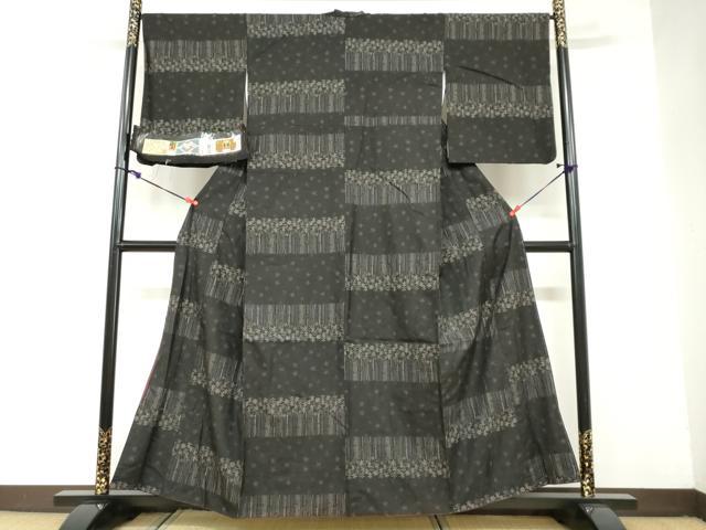 平和屋着物●本場大島紬　9マルキ　古代染色純泥染　舞花文　やまと誂製　重村正巳　証紙付き　正絹　逸品　DAAZ7729ud 平和屋着物○本場大島紬 9マルキ 古代染色純泥染 舞花文 やまと