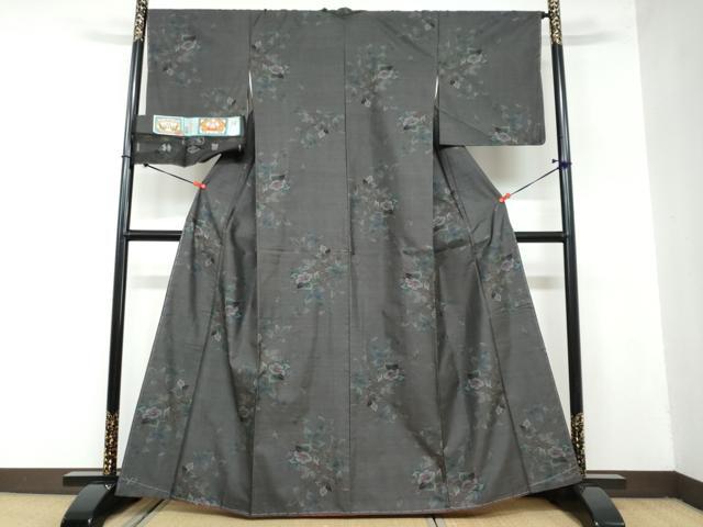 平和屋着物●本場大島紬　9マルキ　古代染色純泥染　枝椿文　嘉納信雄作　証紙付き　正絹　逸品　未使用　DAAZ7835ud