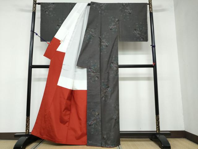 平和屋着物●本場大島紬　9マルキ　古代染色純泥染　枝椿文　嘉納信雄作　証紙付き　正絹　逸品　未使用　DAAZ7835ud