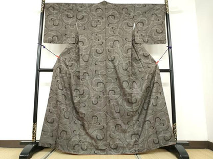 平和屋着物●本場大島紬 7マルキ 唐草文 正絹 逸品 DAAZ7906ud