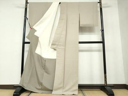 平和屋着物●上質な色無地　作家物　草木染　白橡色　正絹　逸品　未使用　DAAZ7978ud