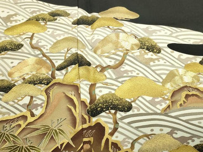 平和屋着物■豪華黒留袖　駒刺繍　松文　金彩　正絹　逸品　DAAZ9600sf