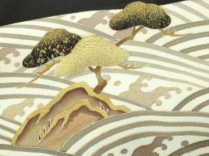 平和屋着物■豪華黒留袖　駒刺繍　松文　金彩　正絹　逸品　DAAZ9600sf