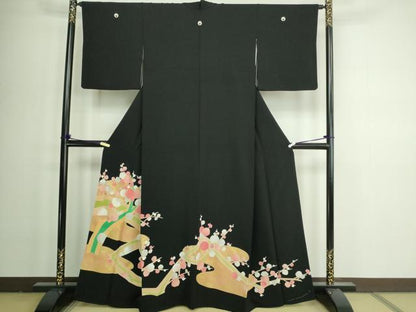 平和屋着物■豪華黒留袖　駒刺繍　枝梅文　金彩　正絹　逸品　DAAZ9790sf