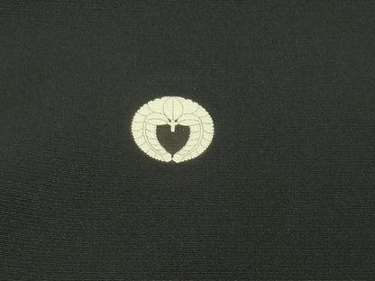 平和屋着物■豪華黒留袖　駒刺繍　枝梅文　金彩　正絹　逸品　DAAZ9790sf