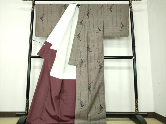 平和屋着物●本場大島紬 9マルキ 孔雀羽花文 正絹 逸品 DABA1010ps