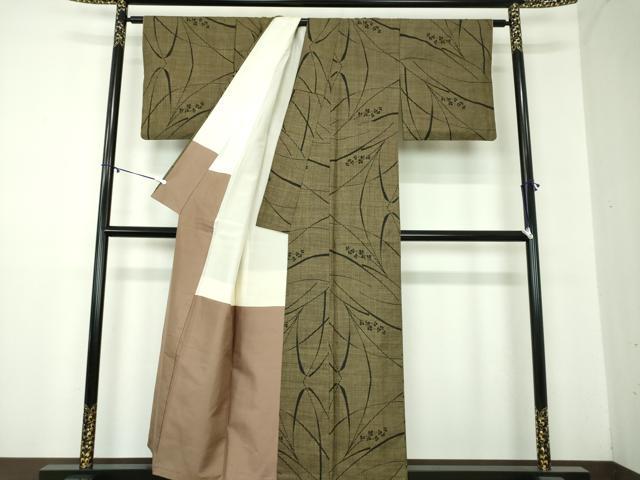 平和屋着物●本場大島紬 7マルキ 草花文 正絹 逸品 DABA1020ps