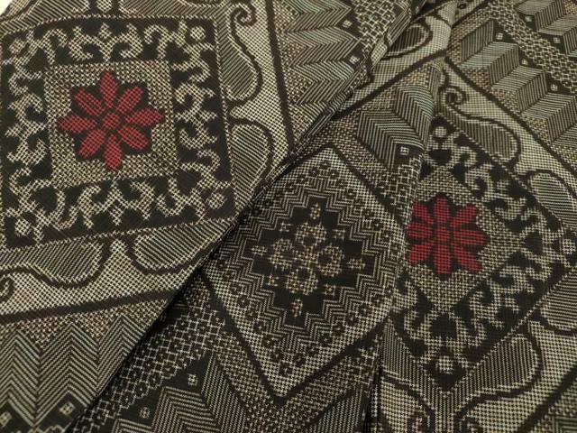 平和屋着物○本場大島紬 龍郷絣 花菱文 正絹 逸品 DABA1461ps