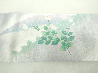 平和屋着物●つけ帯　手描き　刺繍　草花文　サギソウ　金彩　銀通し地　正絹　逸品　未使用　DABA1862ps