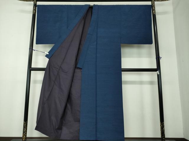平和屋着物●男性 貴峰紬 アンサンブル 長羽織 紺地 証紙付き 正絹 逸品 DABA1875ps