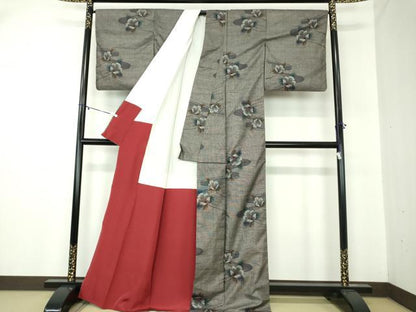 平和屋着物●本場大島紬　9マルキ　草花文　正絹　逸品　DABA1885ps