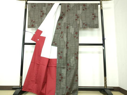 平和屋着物●本場大島紬　7マルキ　色紙重ね花文　鈴乃屋扱い　正絹　逸品　未使用　DABA1886ps