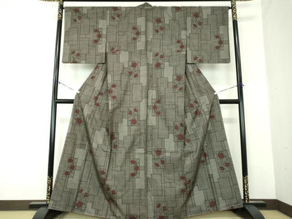 平和屋着物●本場大島紬　7マルキ　色紙重ね花文　鈴乃屋扱い　正絹　逸品　未使用　DABA1886ps