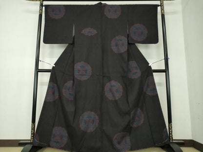 平和屋着物●結城紬　100亀甲　飛び亀甲柄　花丸文　黒地　正絹　逸品　未使用　DABA1887ps