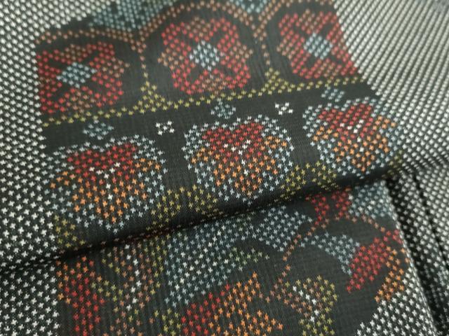 平和屋着物●本場大島紬　7マルキ　亀甲花文　反端付き　正絹　逸品　DABA1889ps