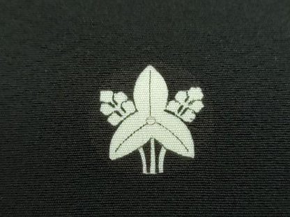 平和屋着物●豪華黒留袖　立波貝合わせ花文　金彩　阪急百貨店扱い　正絹　逸品　DABA1927ps