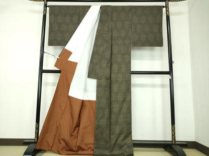 平和屋着物●本場大島紬　7マルキ　亀甲繋ぎ　正絹　逸品　未使用　DABA1946ps