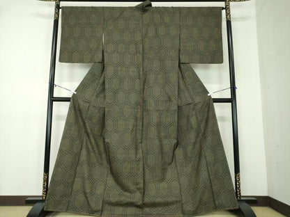 平和屋着物●本場大島紬　7マルキ　亀甲繋ぎ　正絹　逸品　未使用　DABA1946ps