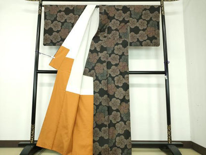 平和屋着物●本場大島紬　9マルキ　捻梅　正絹　逸品　DABA1958ps