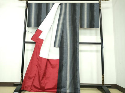 平和屋着物●本場真綿絢結城紬　繭の伝説　草花間道　証紙付き　正絹　逸品　DABA1968ps