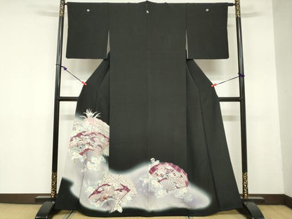 平和屋着物■豪華黒留袖 駒刺繍 扇面飛鶴枝松文 暈し染め 正絹 逸品 DABA3302qa