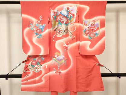 平和屋着物[]七五三　女の子　３歳　祝着　三つ身　長襦袢(袷・半衿刺繍)セット　文箱　花車文　暈し染め　金銀彩　逸品　DABA3560ma