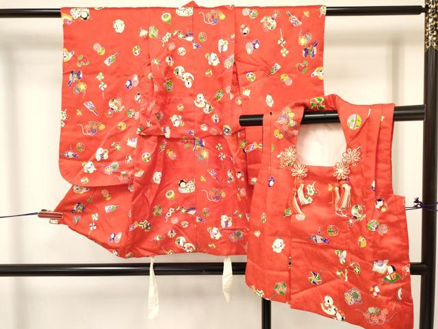 平和屋着物[]七五三　女の子　３歳　祝着　三つ身　被布セット　唐子玩具文　金彩　逸品　DABA3574ma