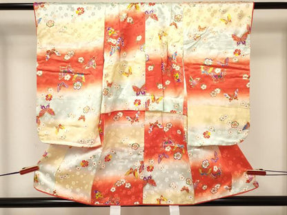 平和屋着物[]七五三　女の子　３歳　祝着　三つ身　長襦袢(無双仕立て)・被布・巾着セット　花蝶文　暈し染め　金彩　逸品　DABA3578ma