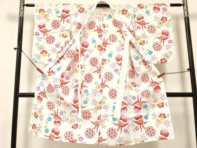 平和屋着物∴夏物 子供 女の子 浴衣 ７歳 折り鶴 舞花文 綿 DABA3684ma
