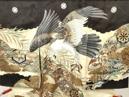 平和屋着物[]お宮参り　男の子　祝着　産着　初着　のしめ　鷹　鷲　扇面源氏車松文　金彩　逸品　DABA3714ma