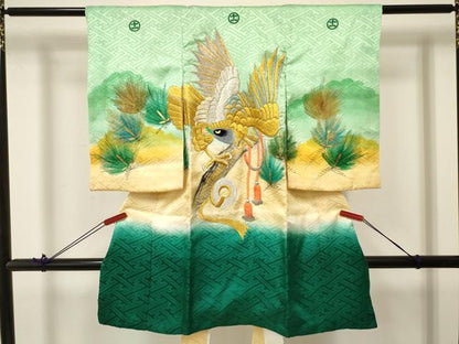 平和屋着物[]お宮参り　男の子　祝着　産着　初着　のしめ　刺繍　鷹　鷲　松文　暈し染め　金彩　逸品　DABA3726ma