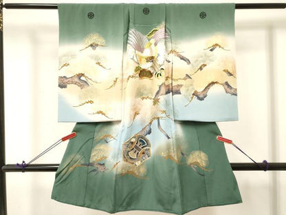 平和屋着物[]お宮参り　男の子　祝着　産着　初着　のしめ　駒刺繍　鷹　鷲　松文　暈し染め　金彩　逸品　DABA3729ma