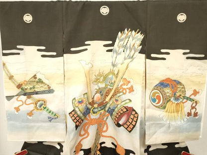 平和屋着物[]お宮参り　男の子　祝着　産着　初着　のしめ　駒刺繍　龍　兜　矢羽鼓花文　暈し染め　金彩　逸品　DABA3735ma