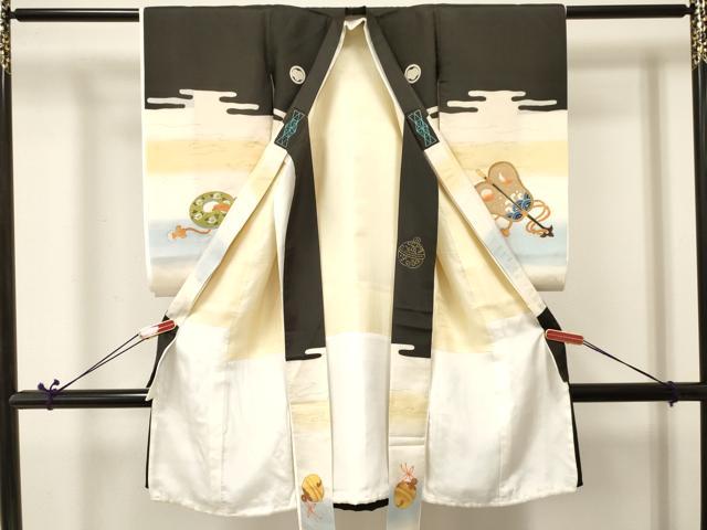 平和屋着物[]お宮参り　男の子　祝着　産着　初着　のしめ　駒刺繍　龍　兜　矢羽鼓花文　暈し染め　金彩　逸品　DABA3735ma