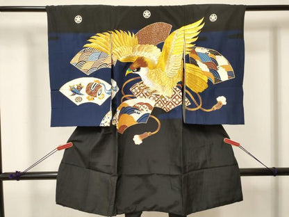 平和屋着物[]お宮参り　男の子　祝着　産着　初着　のしめ　刺繍　鷹　鷲　地紙重ね立波花文　金彩　逸品　DABA3742ma
