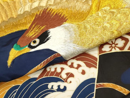 平和屋着物[]お宮参り　男の子　祝着　産着　初着　のしめ　刺繍　鷹　鷲　地紙重ね立波花文　金彩　逸品　DABA3742ma