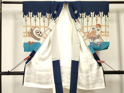 平和屋着物[]お宮参り　男の子　祝着　産着　初着　のしめ　兜　鼓矢羽花文　逸品　DABA3746ma