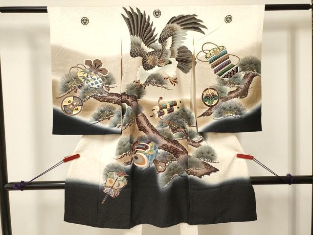 平和屋着物[]お宮参り　男の子　祝着　産着　初着　のしめ　鷹　鷲　打ち出の小槌　笹松文　暈し染め　金銀彩　逸品　DABA3751ma