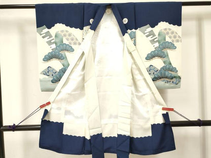 平和屋着物[]お宮参り　男の子　祝着　産着　初着　のしめ　駒刺繍　鷹　鷲　地紙御所車飛鶴松文　金銀彩　逸品　DABA3752ma