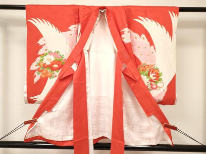 平和屋着物[]お宮参り 女の子 祝着 産着 初着 のしめ 駒刺繍 孔雀花絵皿文 金彩 逸品 DABA3772ma