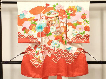 平和屋着物[]お宮参り　女の子　祝着　産着　初着　のしめ　駒刺繍　貝桶飛鶴花文　金彩　逸品　DABA3779ma